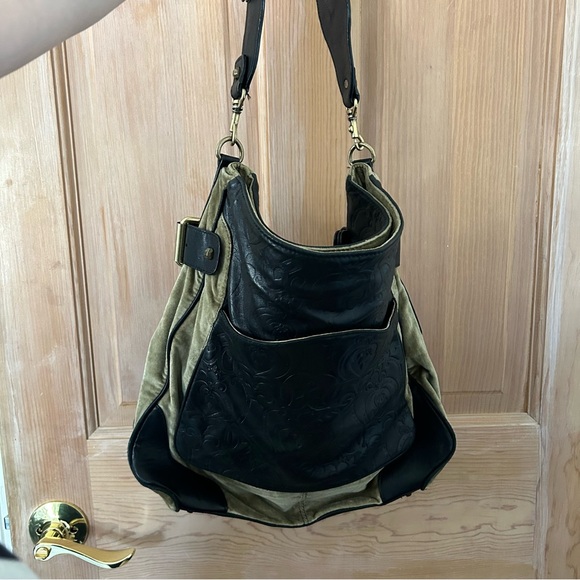 Tracy Reese Black Leather Women’s Hobo Satchel Shoulder Bag Gold Hardware Studs - Picture 2 of 7